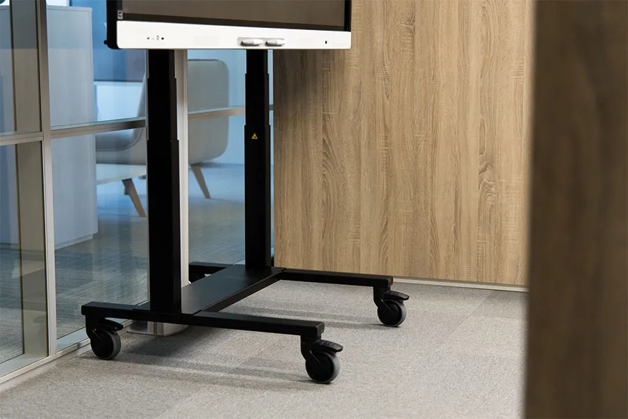 ERGOXS mobiel dubbelkolom onderstel - detail van kolommen en wielen / support mobile, colonnes et roulettes